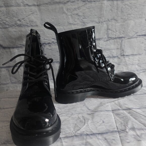 Dr. Martens 1460 Mono Patent Leather Lace Up Boots - Picture 5 of 14